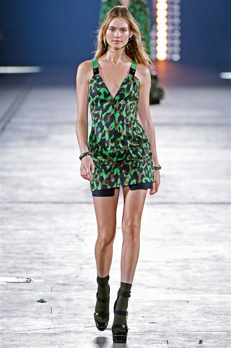 behati prinsloo versace runway|Behati Prinsloo Returns to the Runway for Versace’s .